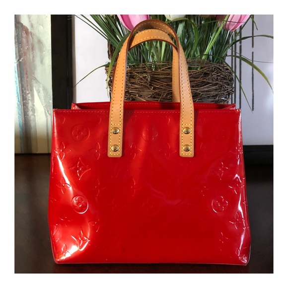 Louis Vuitton Handbags - AUTHENTIC LOUISVUITTON HANDBAG READE PM RED VERNIS
